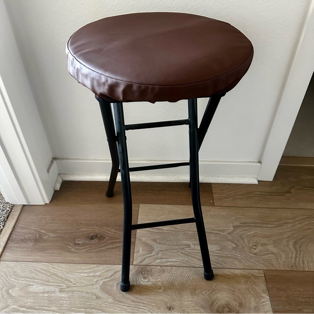 NWOT TFlower Bar Round Faux Leather Coffee Color Brown 13” Inch Slip Seat Cover - Picture 3 of 12
